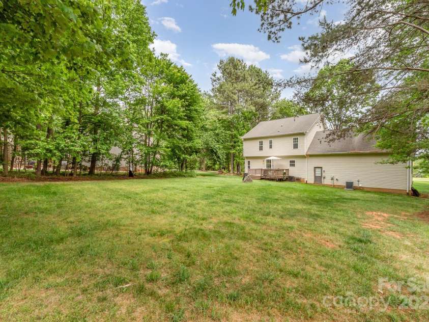 7525 Windy Pine Circle, Denver, NC 28037.  MLS# CAR4250896, YatesRealty ID 16636. 