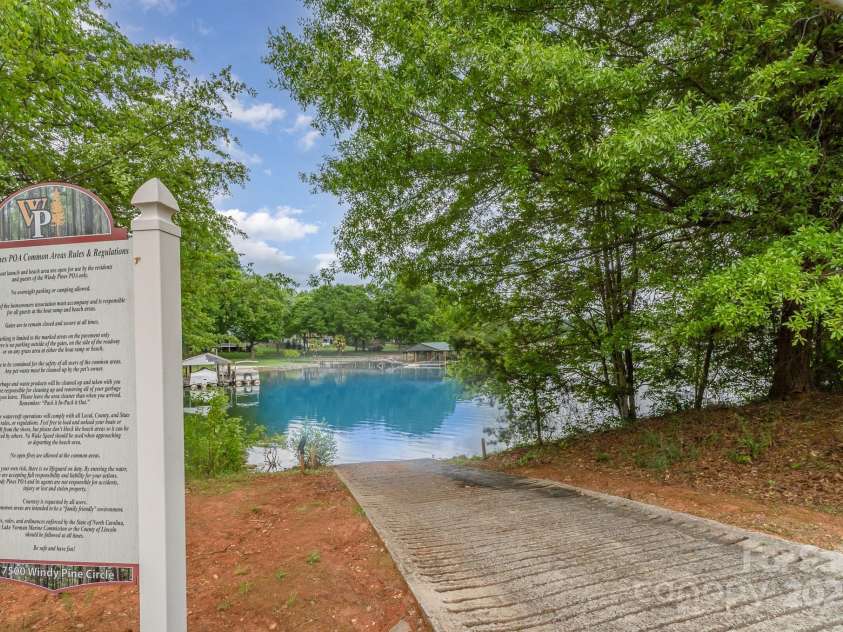 7525 Windy Pine Circle, Denver, NC 28037.  MLS# CAR4250896, YatesRealty ID 16636. 