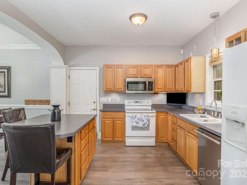 7525 Windy Pine Circle, Denver, NC 28037.  MLS# CAR4250896, YatesRealty ID 16636. 