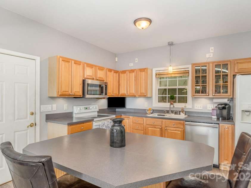 7525 Windy Pine Circle, Denver, NC 28037.  MLS# CAR4250896, YatesRealty ID 16636. 