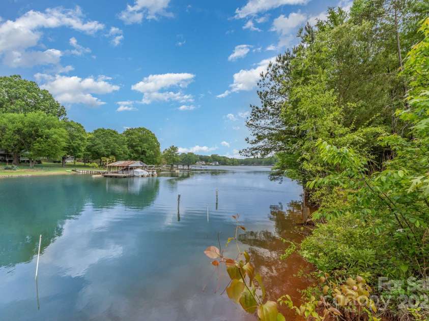 7525 Windy Pine Circle, Denver, NC 28037.  MLS# CAR4250896, YatesRealty ID 16636. Lake front home