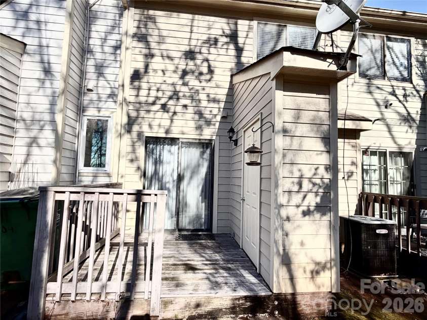 4104 Course Drive, Charlotte, NC 28277.  MLS# CAR4346795, YatesRealty ID 16638. 