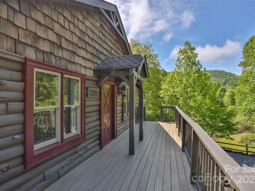 1283 Leafstone Circle, Sylva, NC 28779.  MLS# CAR4305776, YatesRealty ID 16639. 