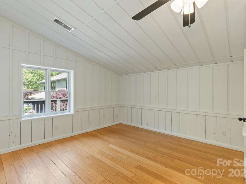 1283 Leafstone Circle, Sylva, NC 28779.  MLS# CAR4305776, YatesRealty ID 16639. 