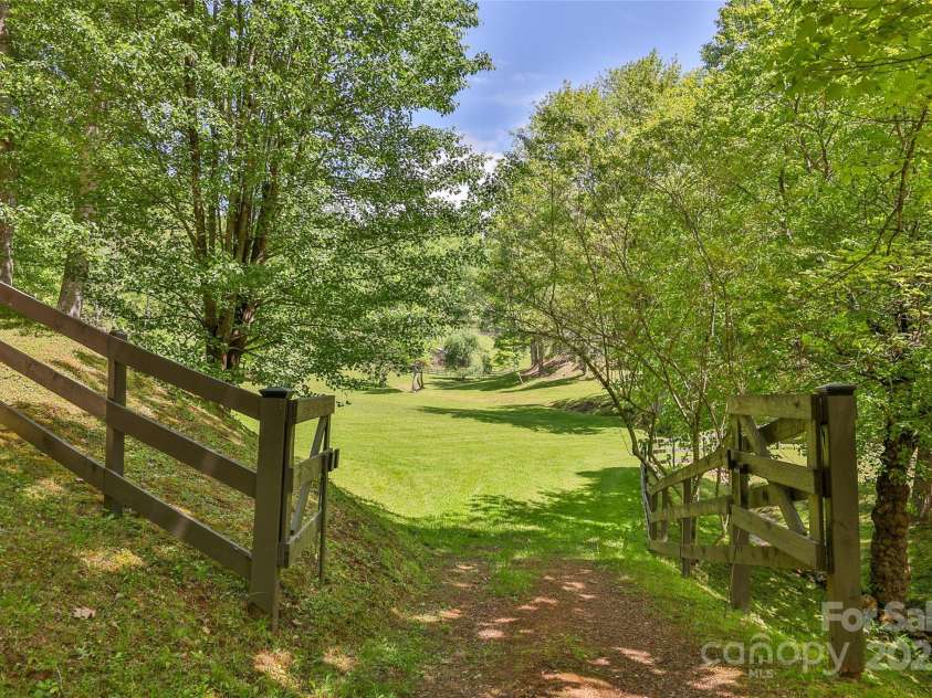 1283 Leafstone Circle, Sylva, NC 28779.  MLS# CAR4305776, YatesRealty ID 16639. 