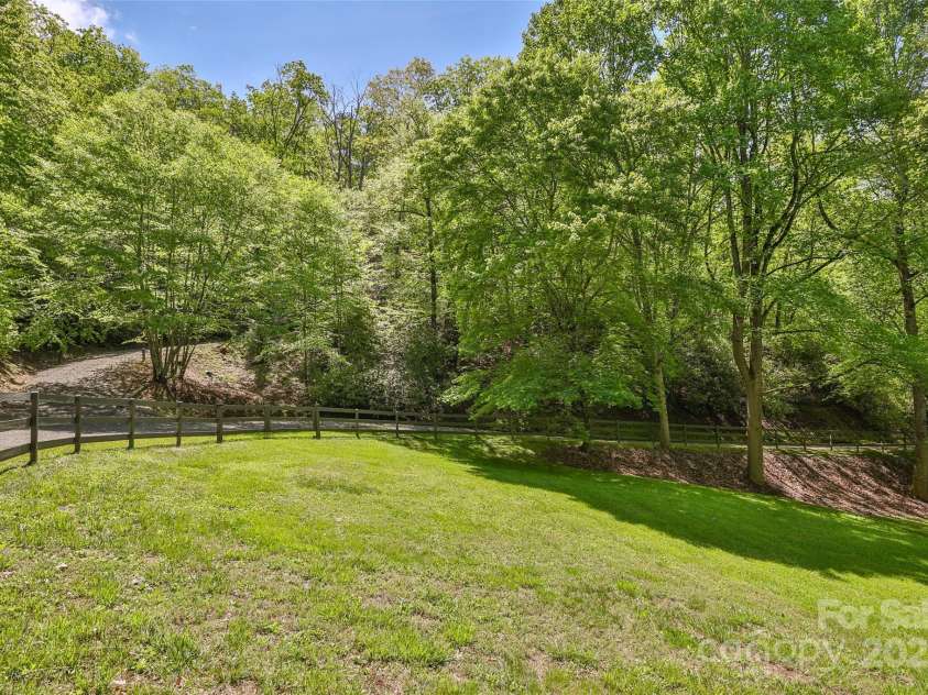 1283 Leafstone Circle, Sylva, NC 28779.  MLS# CAR4305776, YatesRealty ID 16639. 