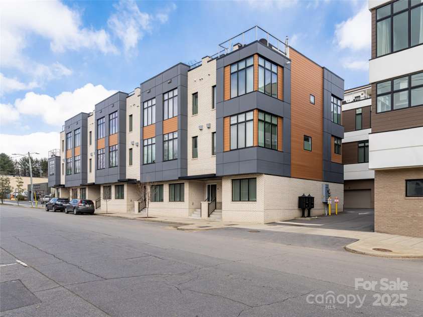 14 Bauhaus Court, Asheville, NC 28801.  MLS# CAR4225473, YatesRealty ID 1664. 