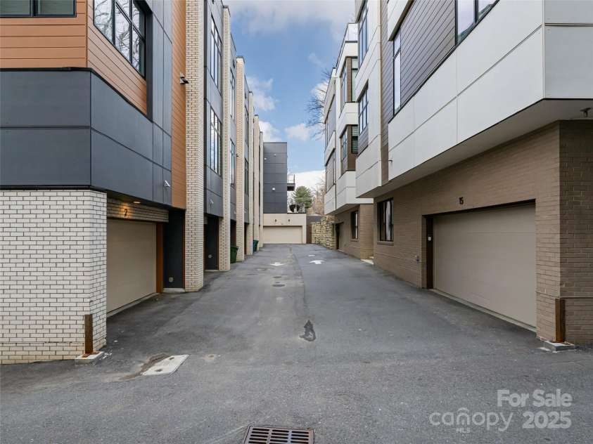 14 Bauhaus Court, Asheville, NC 28801.  MLS# CAR4225473, YatesRealty ID 1664. 