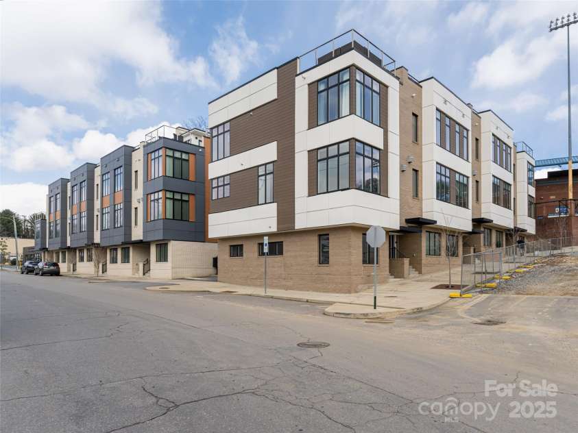 14 Bauhaus Court, Asheville, NC 28801.  MLS# CAR4225473, YatesRealty ID 1664. 