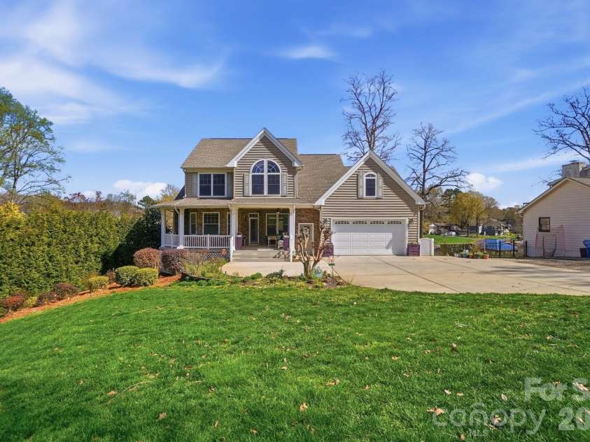 186 Hazelton Loop, Mooresville, NC 28117.  MLS# CAR4354931, YatesRealty ID 16640. 