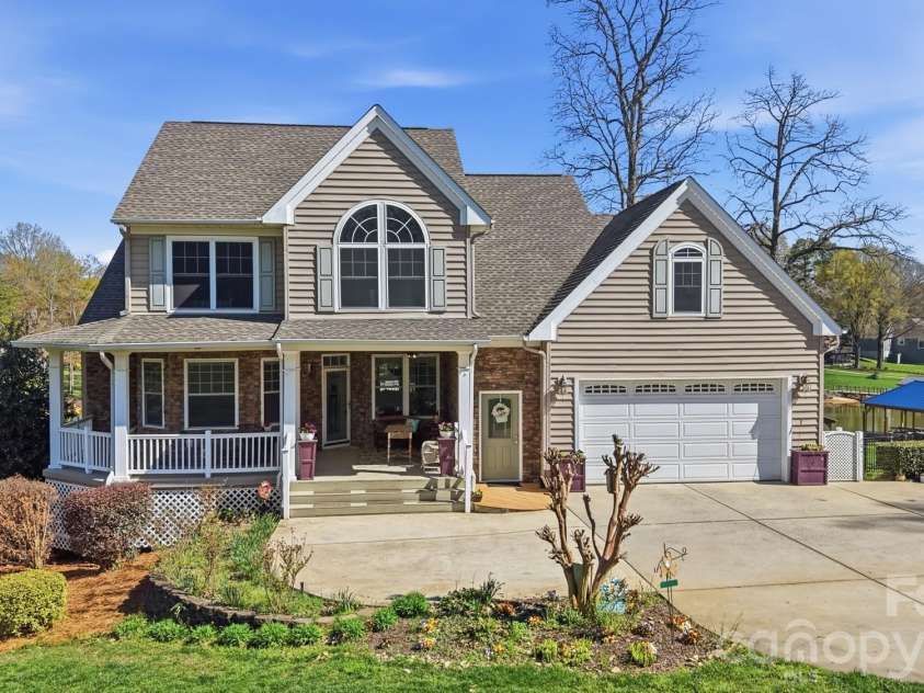 186 Hazelton Loop, Mooresville, NC 28117.  MLS# CAR4354931, YatesRealty ID 16640. 