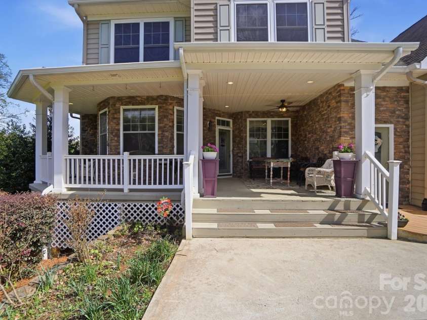 186 Hazelton Loop, Mooresville, NC 28117.  MLS# CAR4354931, YatesRealty ID 16640. 