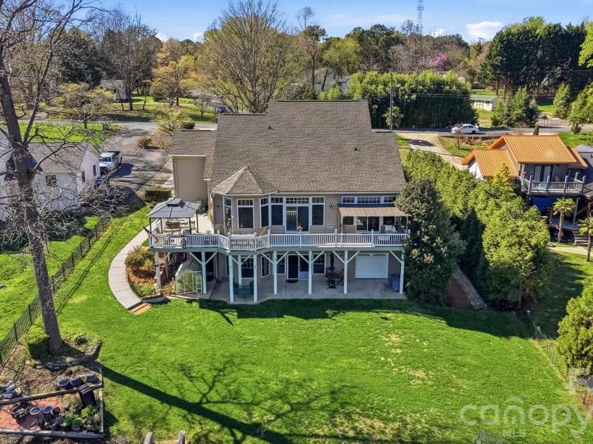186 Hazelton Loop, Mooresville, NC 28117.  MLS# CAR4354931, YatesRealty ID 16640. 