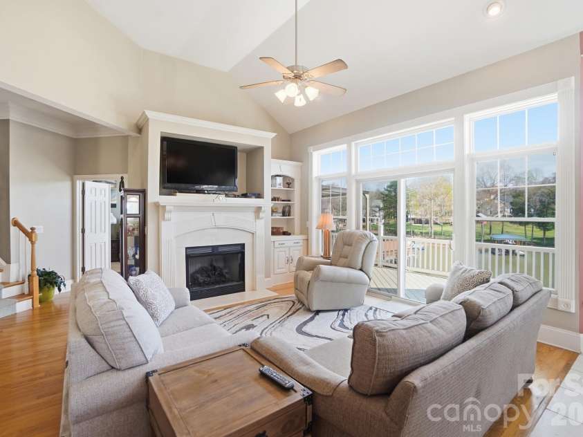 186 Hazelton Loop, Mooresville, NC 28117.  MLS# CAR4354931, YatesRealty ID 16640. 