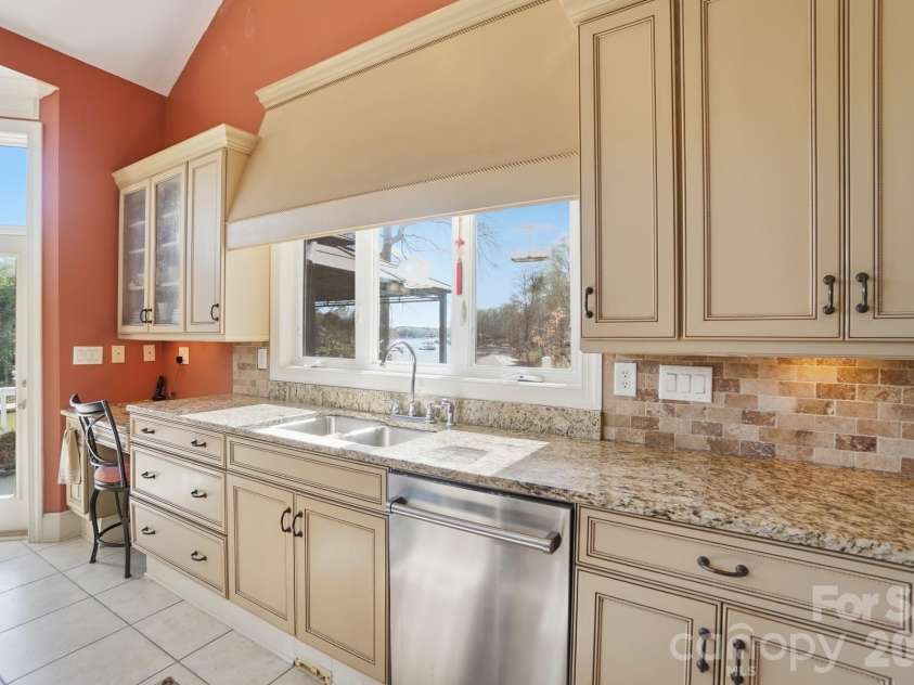 186 Hazelton Loop, Mooresville, NC 28117.  MLS# CAR4354931, YatesRealty ID 16640. 