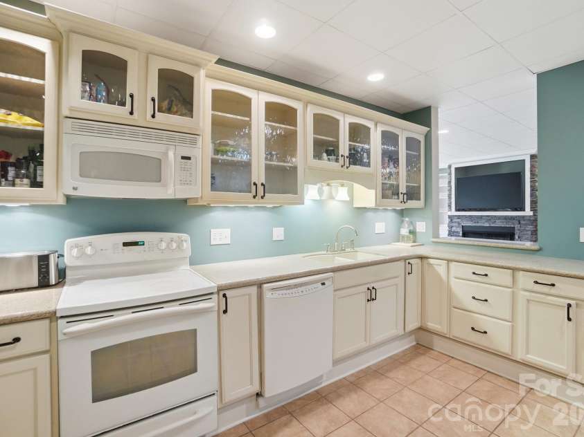 186 Hazelton Loop, Mooresville, NC 28117.  MLS# CAR4354931, YatesRealty ID 16640. 