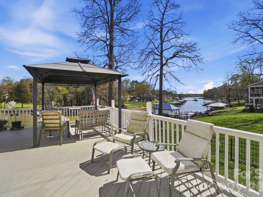 186 Hazelton Loop, Mooresville, NC 28117.  MLS# CAR4354931, YatesRealty ID 16640. 
