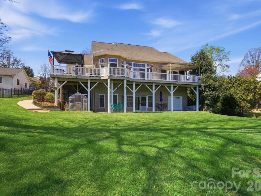 186 Hazelton Loop, Mooresville, NC 28117.  MLS# CAR4354931, YatesRealty ID 16640. 