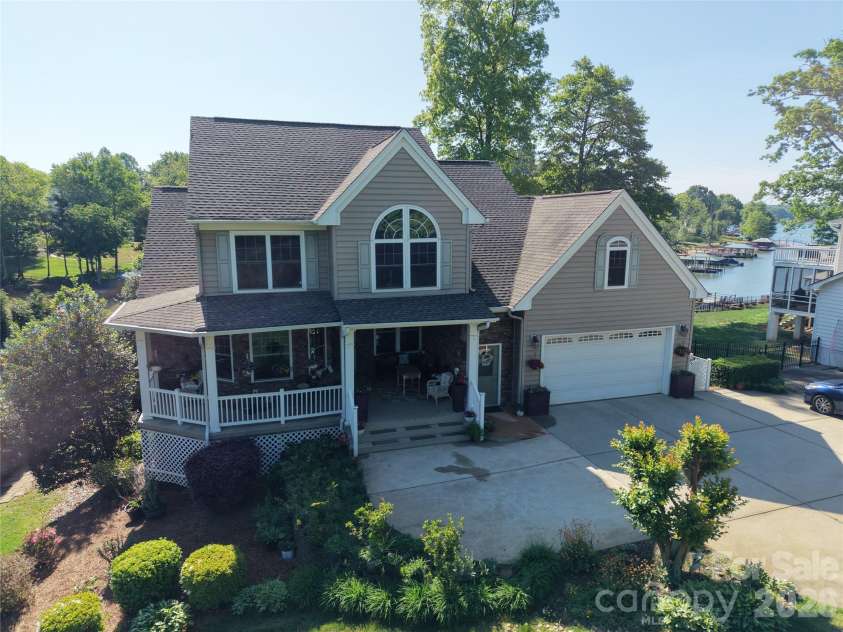 186 Hazelton Loop, Mooresville, NC 28117.  MLS# CAR4354931, YatesRealty ID 16640. 