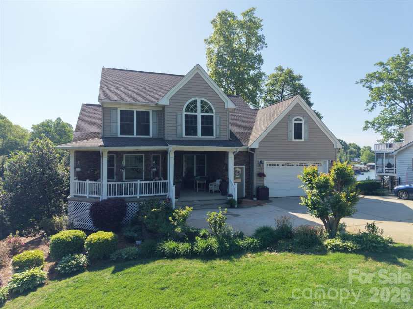 186 Hazelton Loop, Mooresville, NC 28117.  MLS# CAR4354931, YatesRealty ID 16640. 