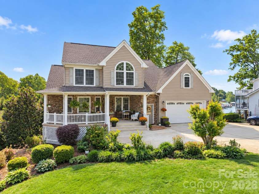186 Hazelton Loop, Mooresville, NC 28117.  MLS# CAR4354931, YatesRealty ID 16640. 