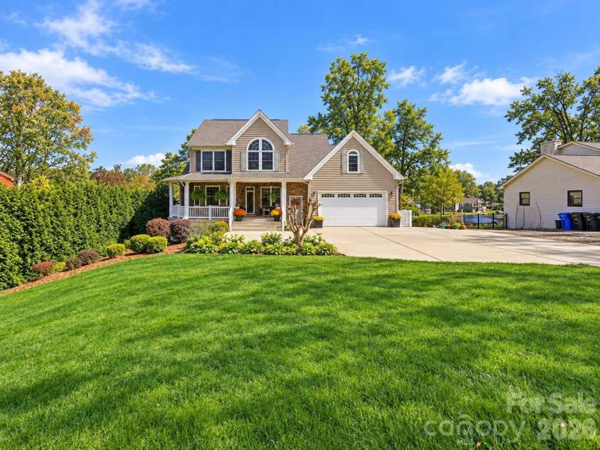 186 Hazelton Loop, Mooresville, NC 28117.  MLS# CAR4354931, YatesRealty ID 16640. 