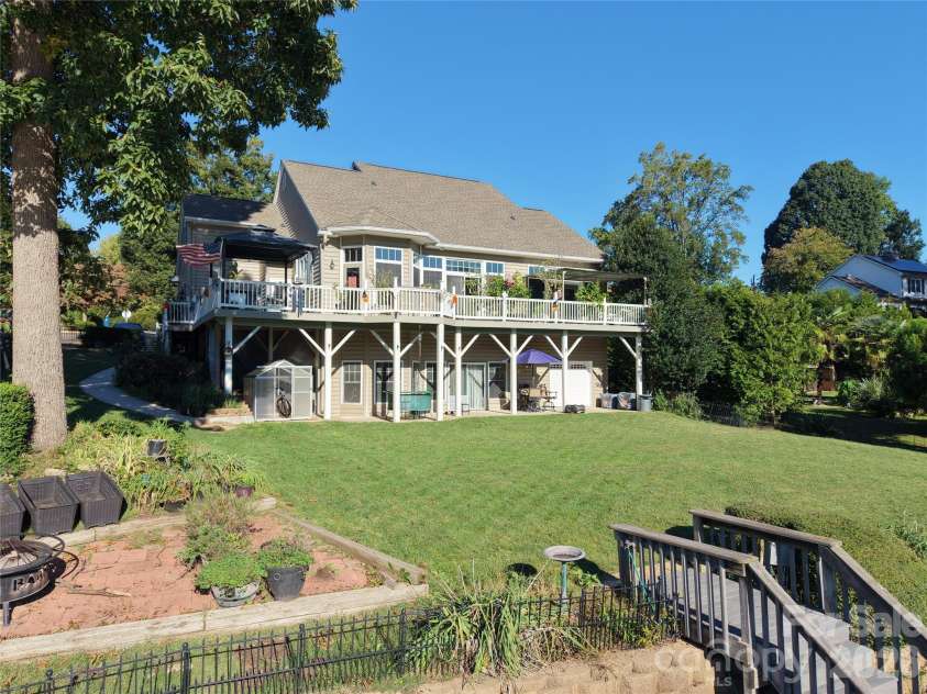 186 Hazelton Loop, Mooresville, NC 28117.  MLS# CAR4354931, YatesRealty ID 16640. 