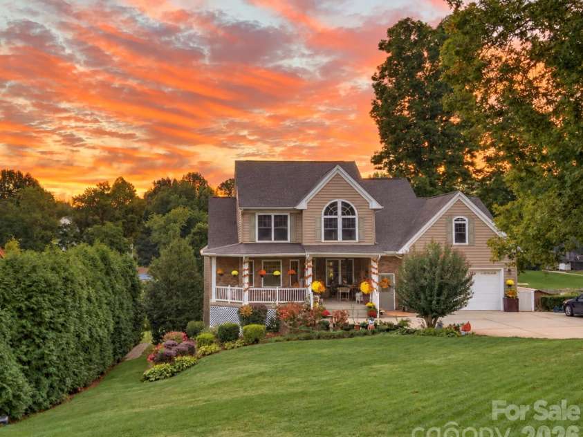 186 Hazelton Loop, Mooresville, NC 28117.  MLS# CAR4354931, YatesRealty ID 16640. 