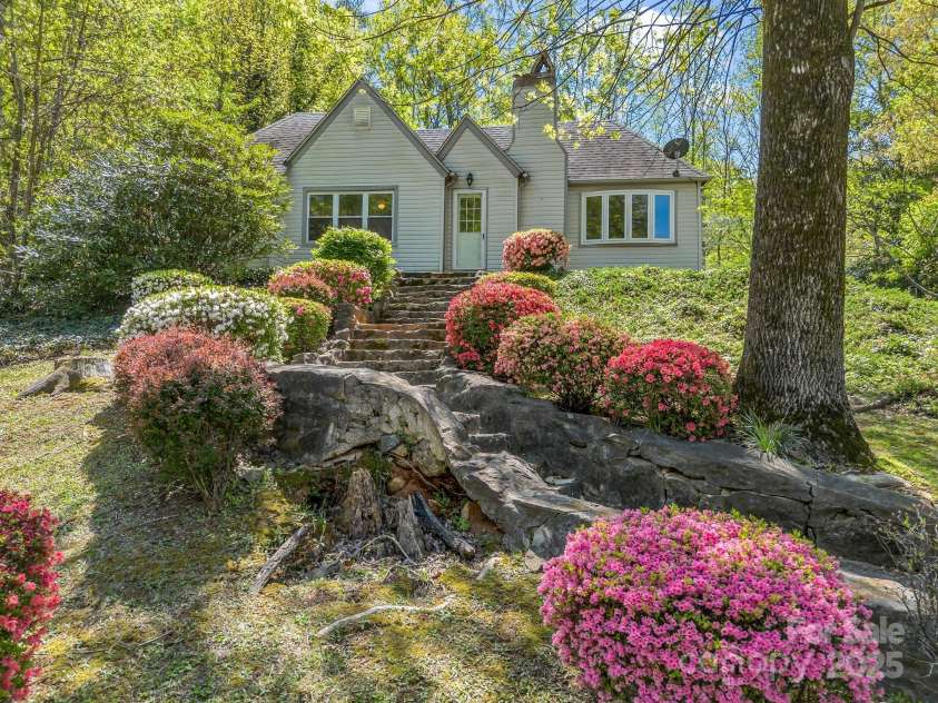 128 Washburn Road, Lake Lure, NC 28746.  MLS# CAR4247181, YatesRealty ID 16641. 