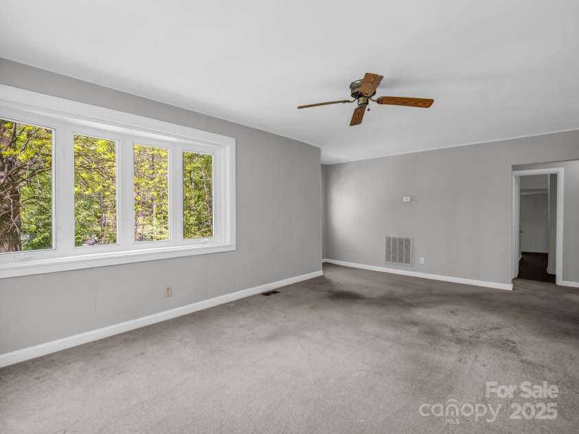 128 Washburn Road, Lake Lure, NC 28746.  MLS# CAR4247181, YatesRealty ID 16641. 