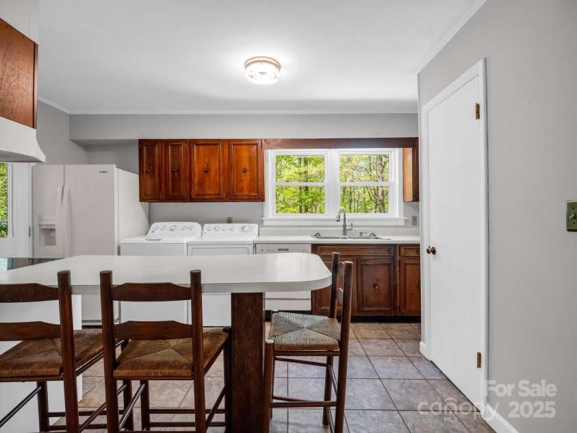 128 Washburn Road, Lake Lure, NC 28746.  MLS# CAR4247181, YatesRealty ID 16641. 