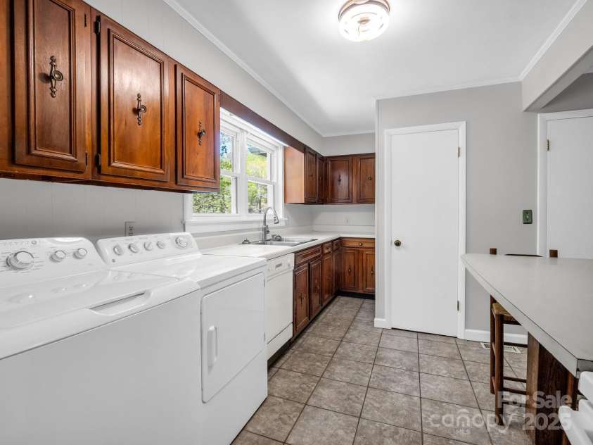 128 Washburn Road, Lake Lure, NC 28746.  MLS# CAR4247181, YatesRealty ID 16641. 