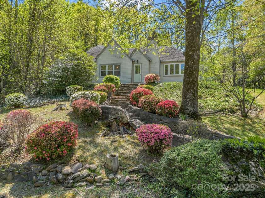 128 Washburn Road, Lake Lure, NC 28746.  MLS# CAR4247181, YatesRealty ID 16641. 