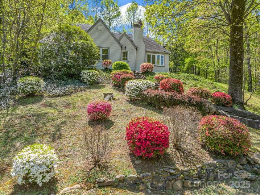 128 Washburn Road, Lake Lure, NC 28746.  MLS# CAR4247181, YatesRealty ID 16641. 