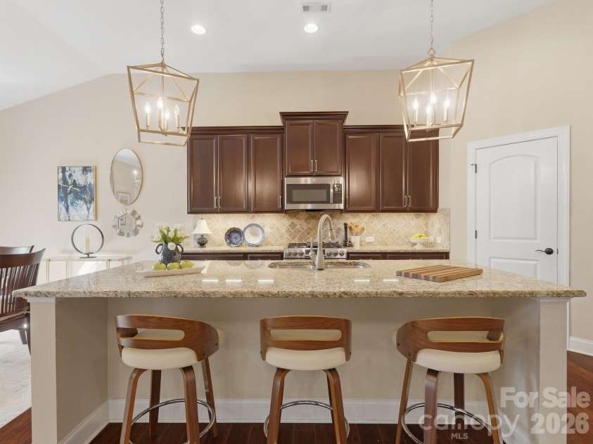 431 Trillium Way, Belmont, NC 28012.  MLS# CAR4372029, YatesRealty ID 16641. 