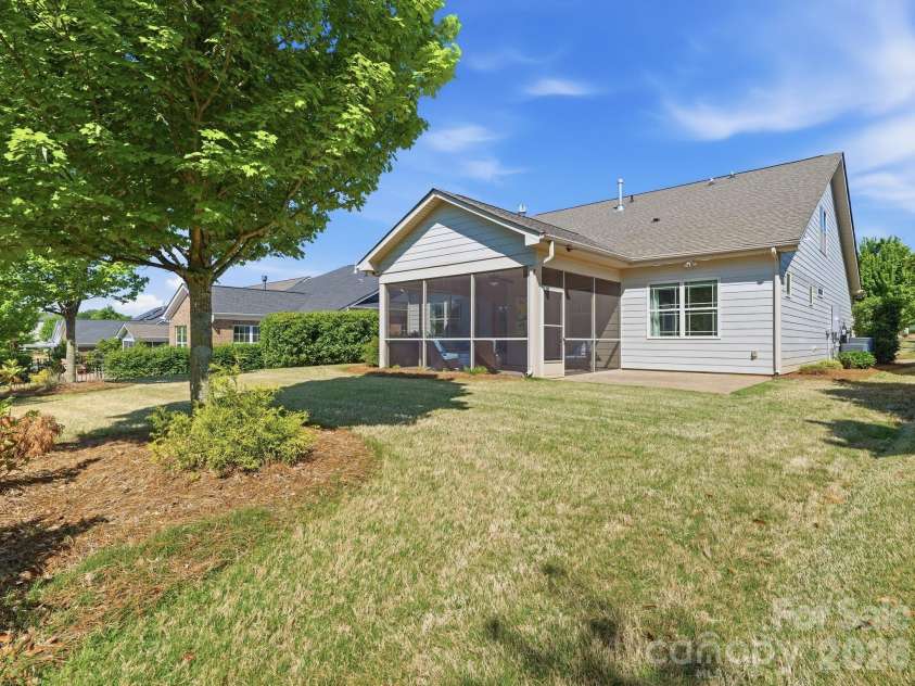431 Trillium Way, Belmont, NC 28012.  MLS# CAR4372029, YatesRealty ID 16641. 