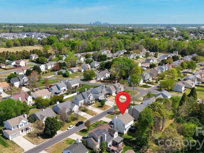 11422 Larix Drive, Charlotte, NC 28273.  MLS# CAR4365518, YatesRealty ID 16642. 