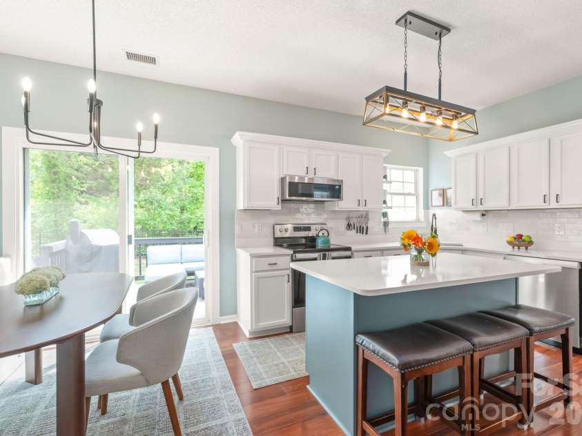 11422 Larix Drive, Charlotte, NC 28273.  MLS# CAR4365518, YatesRealty ID 16642. 