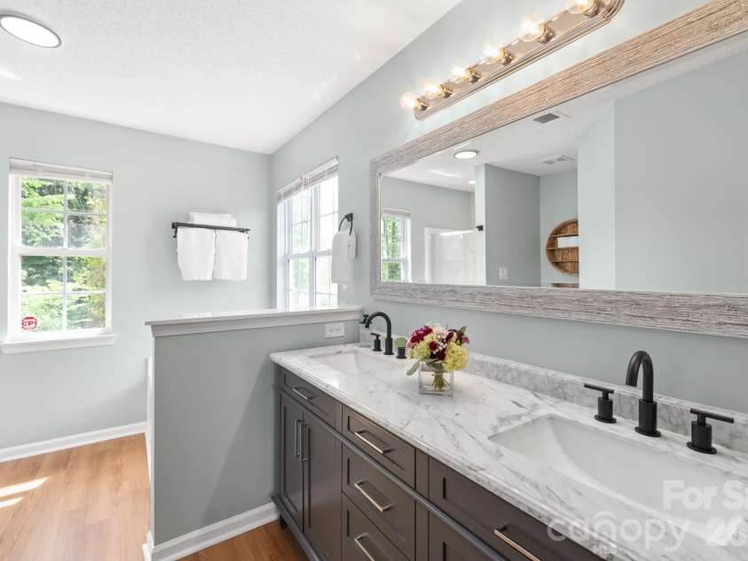 11422 Larix Drive, Charlotte, NC 28273.  MLS# CAR4365518, YatesRealty ID 16642. 