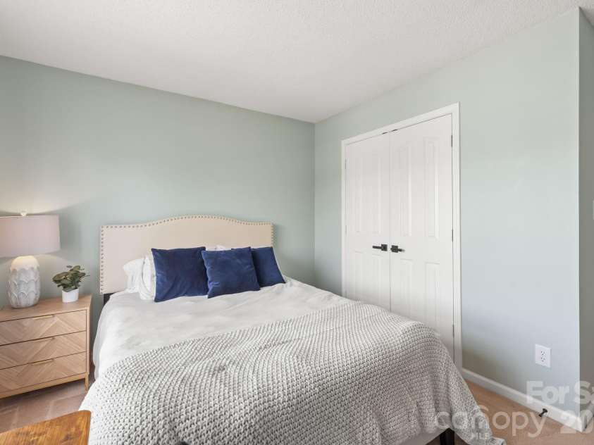 11422 Larix Drive, Charlotte, NC 28273.  MLS# CAR4365518, YatesRealty ID 16642. 