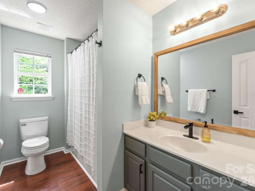 11422 Larix Drive, Charlotte, NC 28273.  MLS# CAR4365518, YatesRealty ID 16642. 