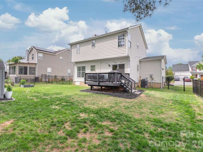 11422 Larix Drive, Charlotte, NC 28273.  MLS# CAR4365518, YatesRealty ID 16642. 