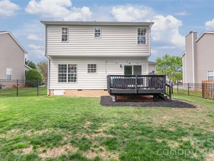 11422 Larix Drive, Charlotte, NC 28273.  MLS# CAR4365518, YatesRealty ID 16642. 