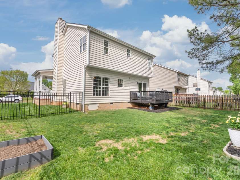 11422 Larix Drive, Charlotte, NC 28273.  MLS# CAR4365518, YatesRealty ID 16642. 