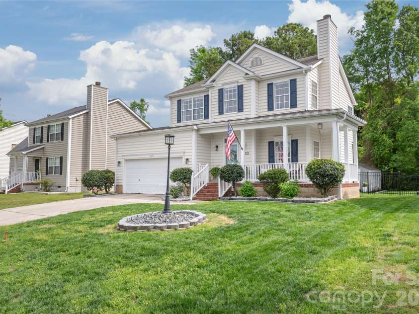11422 Larix Drive, Charlotte, NC 28273.  MLS# CAR4365518, YatesRealty ID 16642. 
