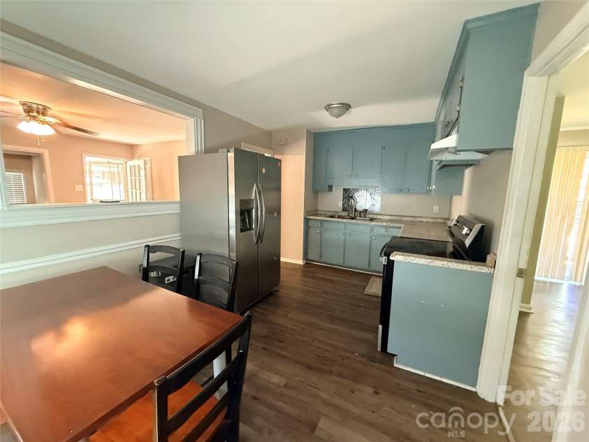 1120 Claremont Road, Charlotte, NC 28214.  MLS# CAR4375146, YatesRealty ID 16643. Eat in kitchen
