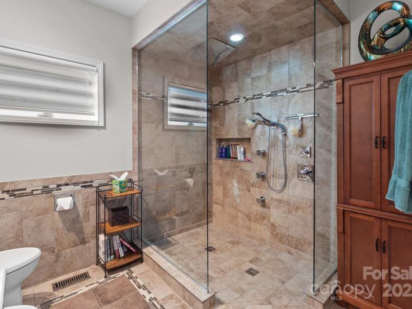 1525 Valhalla Drive, Denver, NC 28037.  MLS# CAR4264810, YatesRealty ID 16643. 