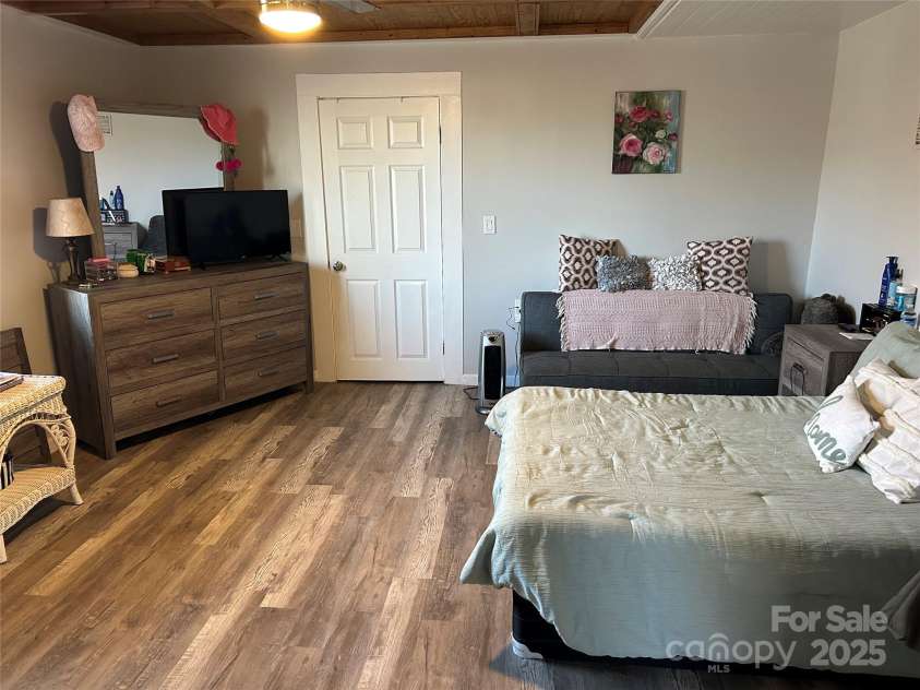 192 Spencer Street, Ellenboro, NC 28040.  MLS# CAR4214546, YatesRealty ID 16644. 