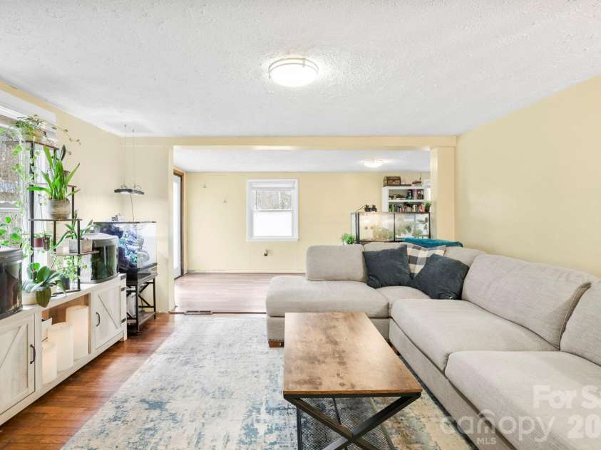 38 Pisgah View Road, Asheville, NC 28806.  MLS# CAR4340257, YatesRealty ID 16644. 