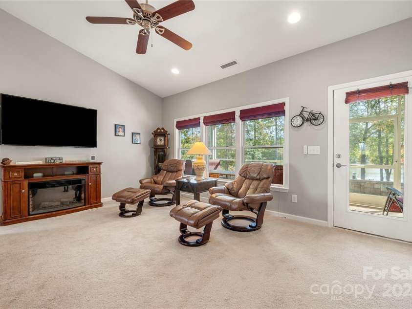 25566 Seagull Drive, Lancaster, SC 29720.  MLS# CAR4266015, YatesRealty ID 16645. 